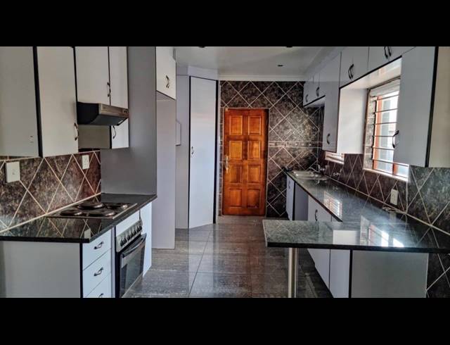 3 BEDROOM HOUSE FOR SALE IN SONNEVELD